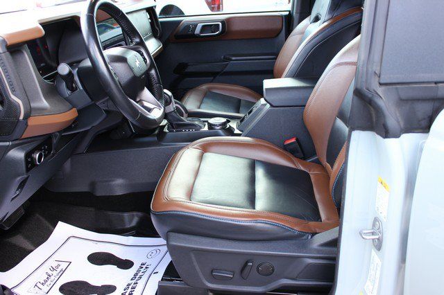 Used 2024 Ford Bronco Outer Banks w/ Sasquatch Package AWD/4WD image 6