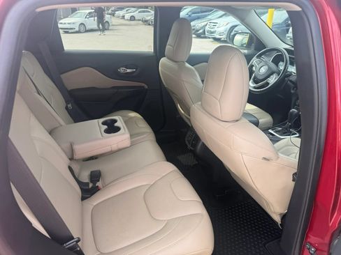 Used 2015 Jeep Cherokee Limited w/ Luxury Group AWD/4WD image 10