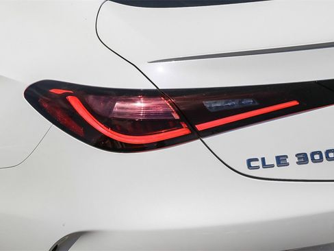 Used 2024 Mercedes-Benz CLE 300 4MATIC Coupe image 9