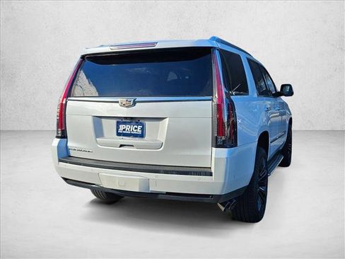 Used 2017 Cadillac Escalade Luxury image 5