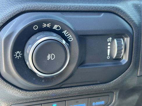 Used 2023 Jeep Wrangler Unlimited Sahara w/ Cold Weather Group image 28