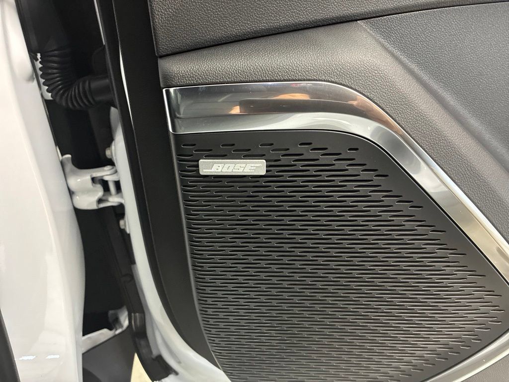 New 2027 GMC Acadia Elevation w/ Black Edition AWD/4WD image 9