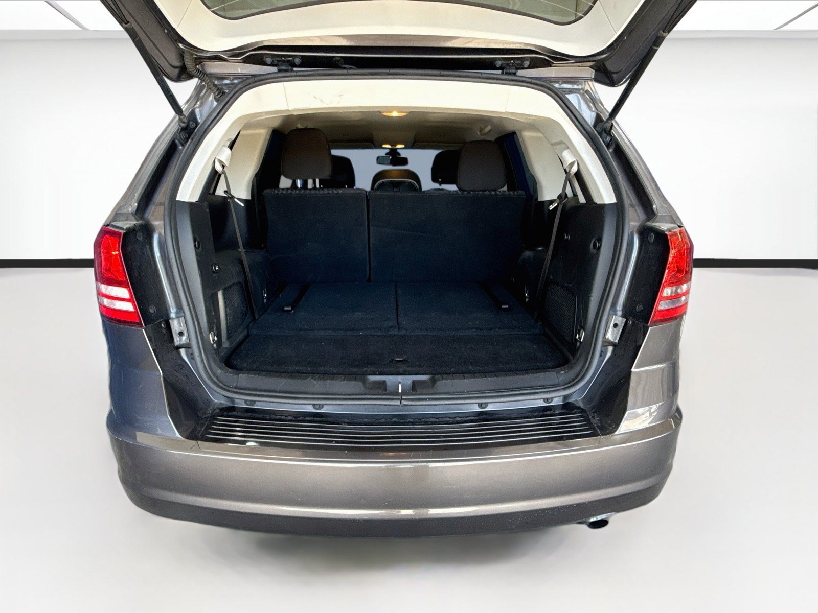 Used 2018 Dodge Journey SE w/ Connectivity Group FWD image 15