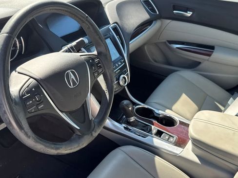 Used 2016 Acura TLX FWD image 9