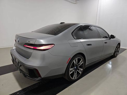 Used 2023 BMW i7 xDrive60 AWD/4WD image 3