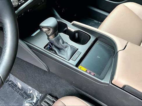 Used 2024 Lexus ES 350 w/ Premium Package image 13