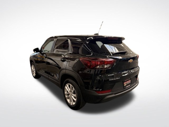 Used 2024 Chevrolet TrailBlazer LS w/ LS Convenience Package FWD image 4