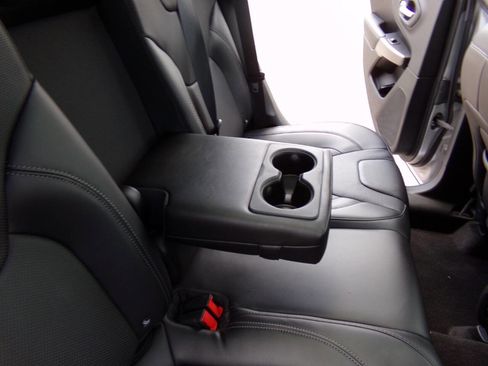 Used 2019 Jeep Cherokee Limited image 30