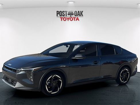 Used 2025 Kia K4 EX image 3