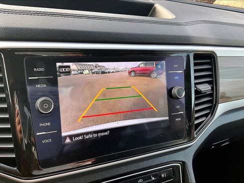 Used 2022 Volkswagen Atlas SEL image 18