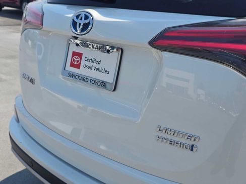 Used 2018 Toyota RAV4 Limited w/ Advanced Technology Package AWD/4WD image 13