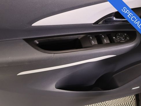 Used 2020 Chevrolet Bolt Premier w/ Infotainment Package image 15