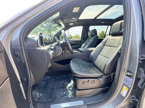 Used 2022 Cadillac Escalade ESV Premium Luxury AWD/4WD image 19