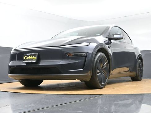 Used 2026 Tesla Model Y Long Range RWD image 44