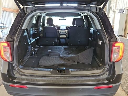 Used 2023 Ford Explorer XLT RWD image 6