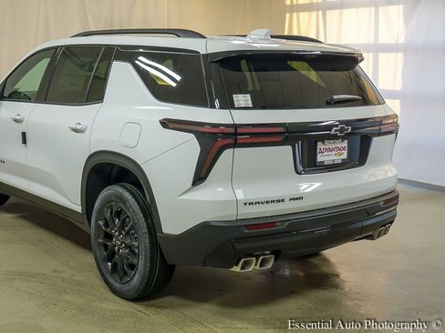 New 2026 Chevrolet Traverse LT w/ Midnight/Sport Edition image 7