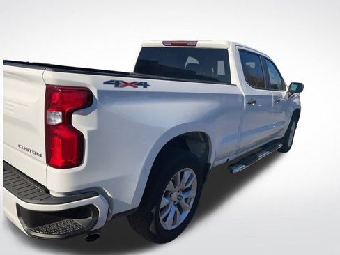 Used 2021 Chevrolet Silverado 1500 Custom image 2