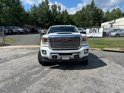 Used 2019 GMC Sierra 2500 Denali w/ Duramax Plus Package AWD/4WD image 7