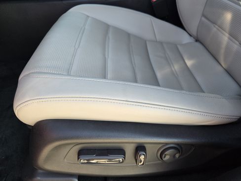 Used 2025 Honda CR-V EX-L image 21