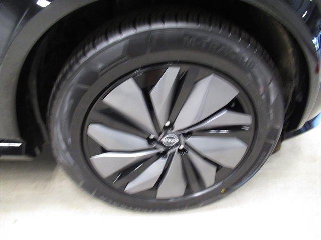 Used 2023 Nissan Ariya FWD image 8