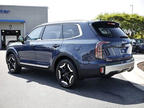 Used 2024 Kia Telluride EX w/ EX Captain's Chair Package AWD/4WD image 5