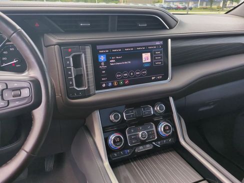 Used 2021 GMC Yukon Denali w/ Denali Premium Package image 31