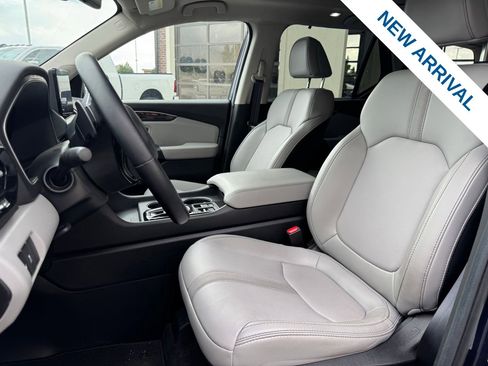 Used 2025 Honda Pilot Touring image 20