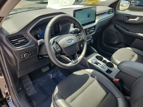 Certified 2025 Ford Escape SE FWD image 22
