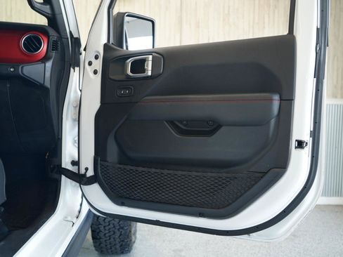 Used 2019 Jeep Wrangler Unlimited Rubicon w/ Dual Top Group AWD/4WD image 34