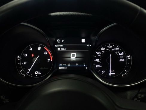 Used 2022 Alfa Romeo Stelvio Veloce image 13