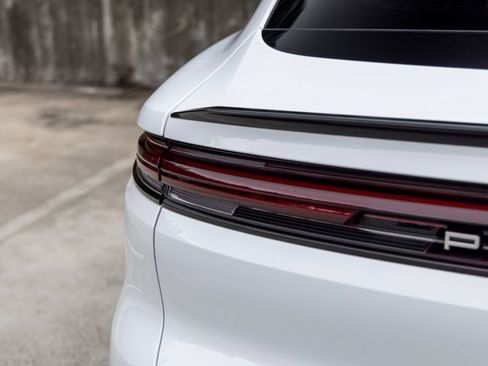 Certified 2026 Porsche Cayenne Coupe AWD/4WD image 18