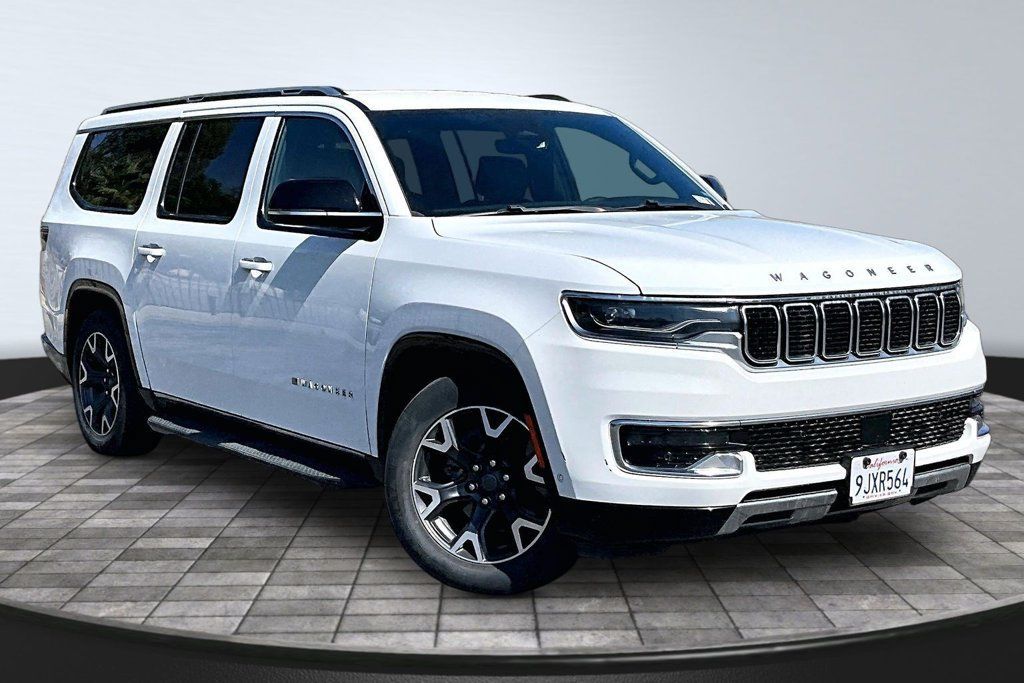 Certified 2024 Jeep Wagoneer L Series III w/ Flexible Seating Group AWD/4WD image 30
