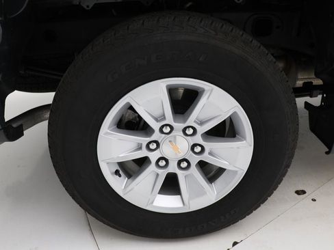 Used 2025 Chevrolet Silverado 1500 LT image 10