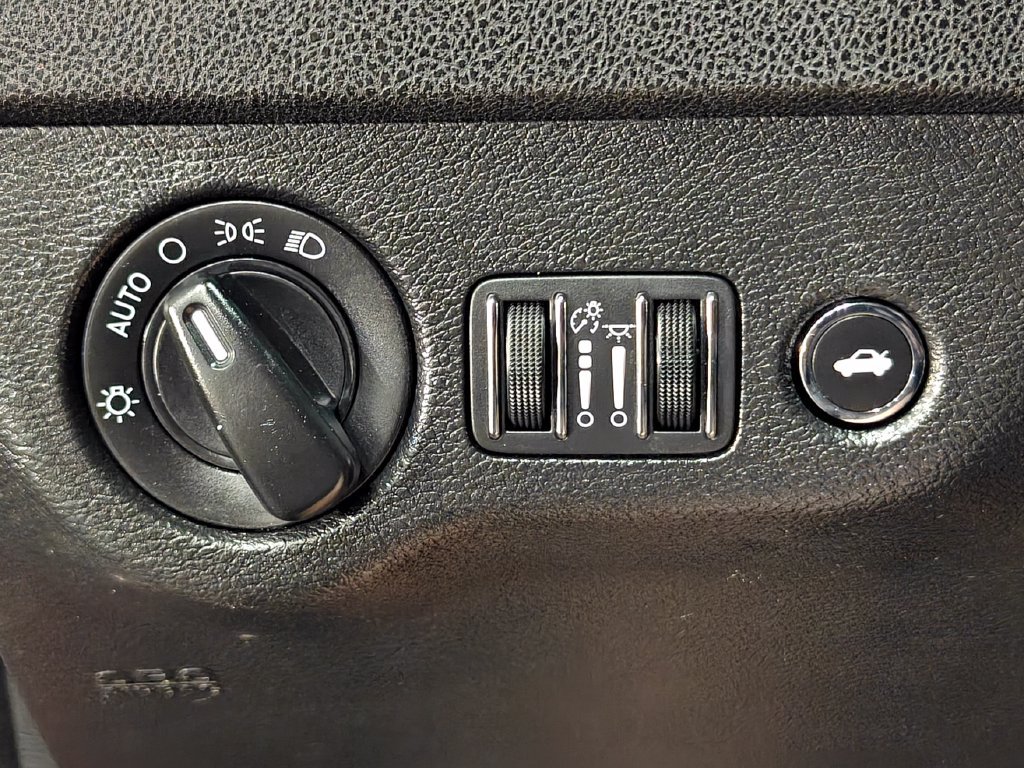 Used 2021 Dodge Charger SXT w/ Leather Interior Group RWD image 38