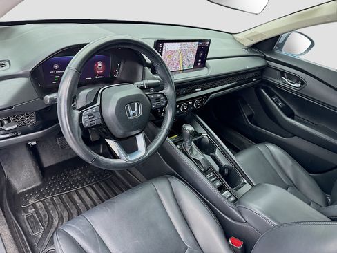 Used 2023 Honda Accord Touring image 7