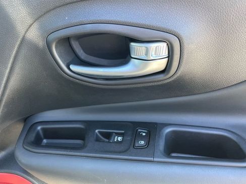 Used 2022 Jeep Renegade Trailhawk image 15