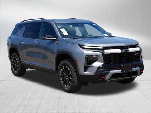 New 2026 Chevrolet Traverse Z71 w/ Enhanced Driving Package AWD/4WD image 7