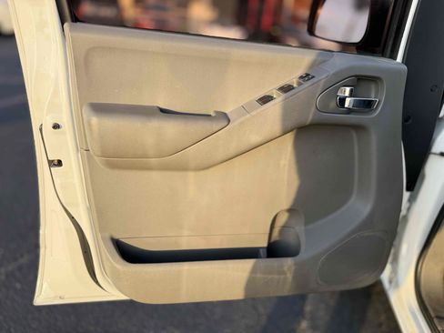 Used 2014 Nissan Frontier SV w/ SV Value Truck Package RWD image 29