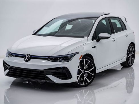 Used 2024 Volkswagen Golf R image 3