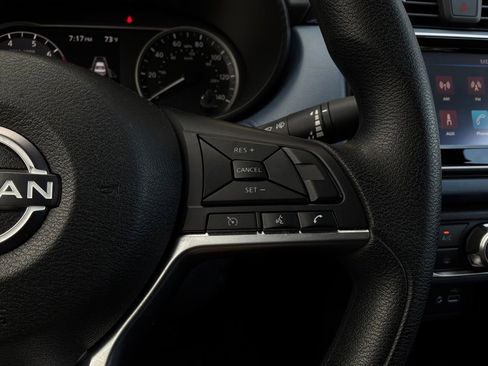 Used 2025 Nissan Versa SV FWD image 30