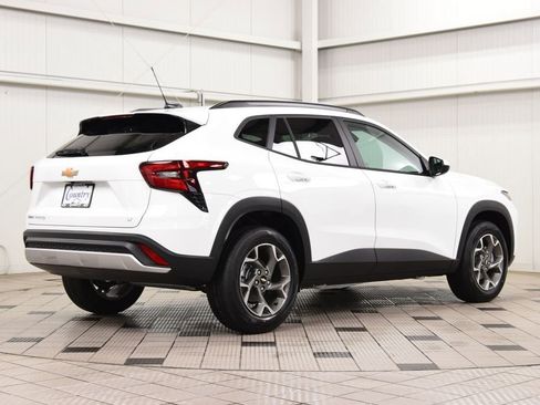 New 2026 Chevrolet Trax LT w/ Driver Confidence Package FWD image 8