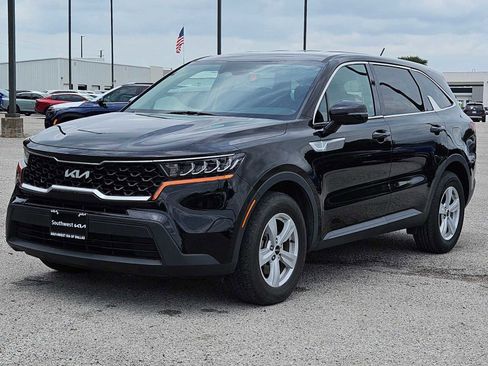 Used 2022 Kia Sorento LX FWD image 10