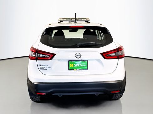 Used 2020 Nissan Rogue Sport S image 8