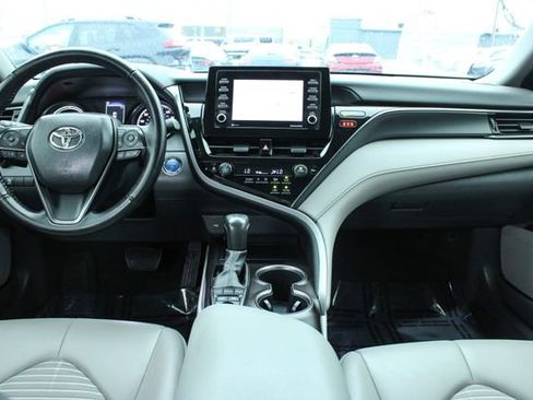 Used 2022 Toyota Camry SE image 16