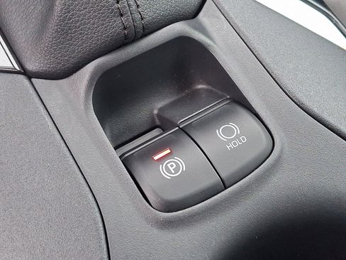 Certified 2024 Toyota Corolla Cross L image 25