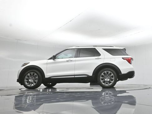 Used 2025 Ford Explorer Platinum RWD image 56