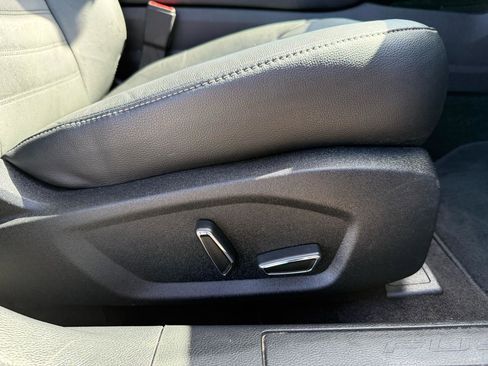 Used 2017 Ford Fusion Energi SE image 21