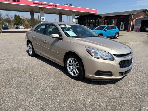 Used 2015 Chevrolet Malibu LT w/ Power Convenience Package image 4