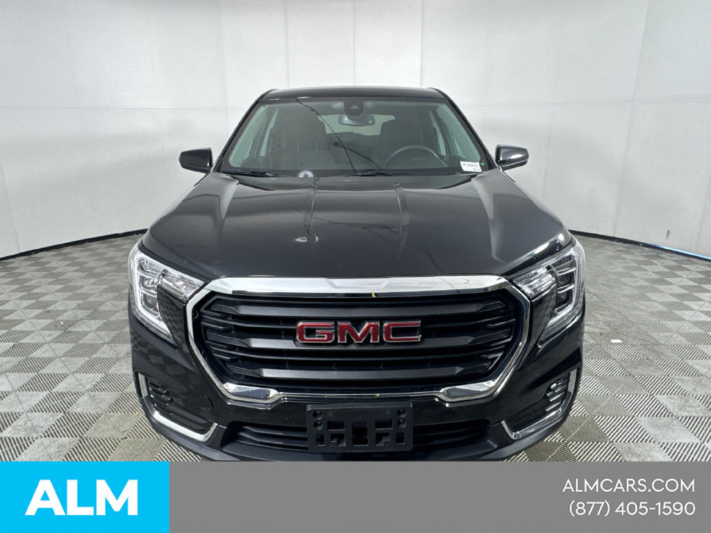 Used 2024 GMC Terrain SLE AWD/4WD image 2