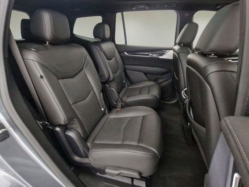 Used 2020 Cadillac XT6 Premium Luxury image 30